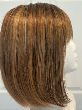 Tony of Beverly ENDURA Synthetic Bob Wig. Auburn & Gold Highlights! Great!